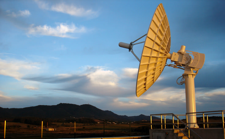 [Foto] Estação de telemetria na Ilha de Santa — © Foto ESA