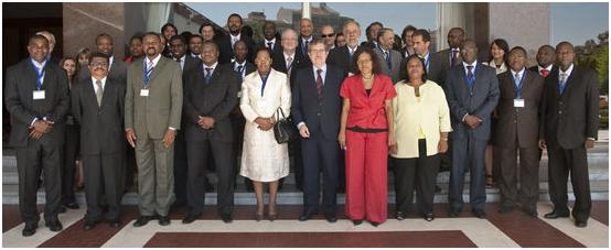 Fotografia das delegaes na Reunio de Ministros da Cincia, Tecnologia e Ensino Superior da CPLP