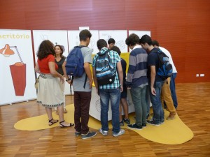 Inauguração da exposição na Escola Secundária de Loulé - As primeiras turmas exploram a exposição