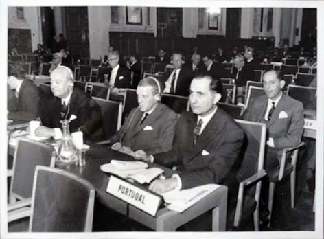 [IMAGEM] Junta de Energia Nuclear - reunião em 1964