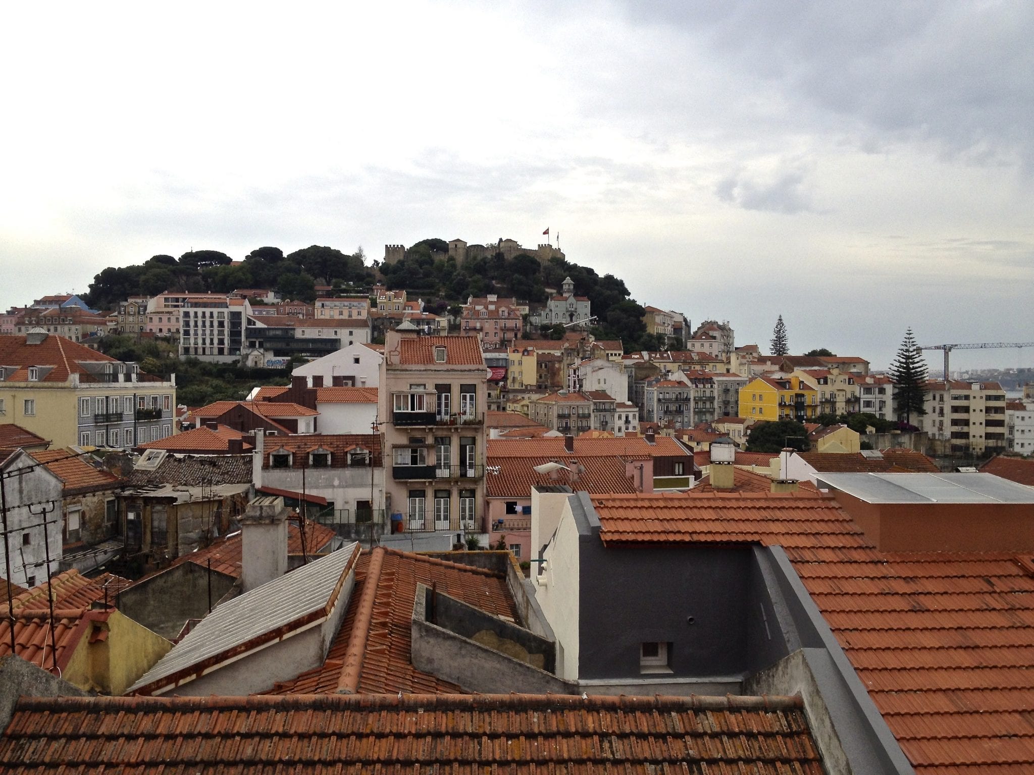 Comissão Europeia questiona borlas no Castelo de São Jorge aos domingos e feriados para residentes em Portugal
