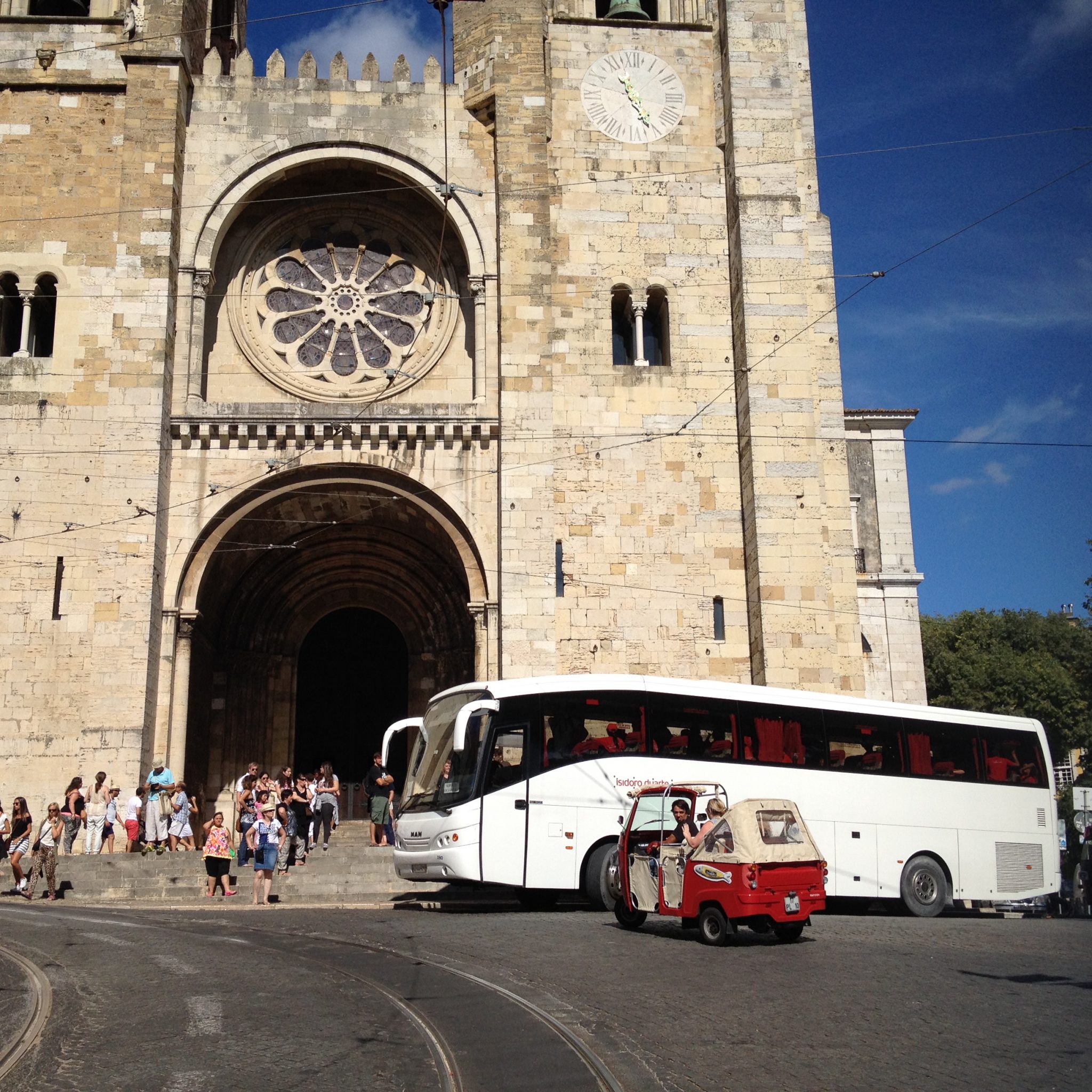 Lisboa vai ter paragens e circuitos fixos de autocarros turísticos e zonas de “mini-bus”