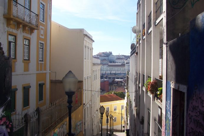 Assembleia pede vigilância do alojamento local em Lisboa para ajudar arrendamento