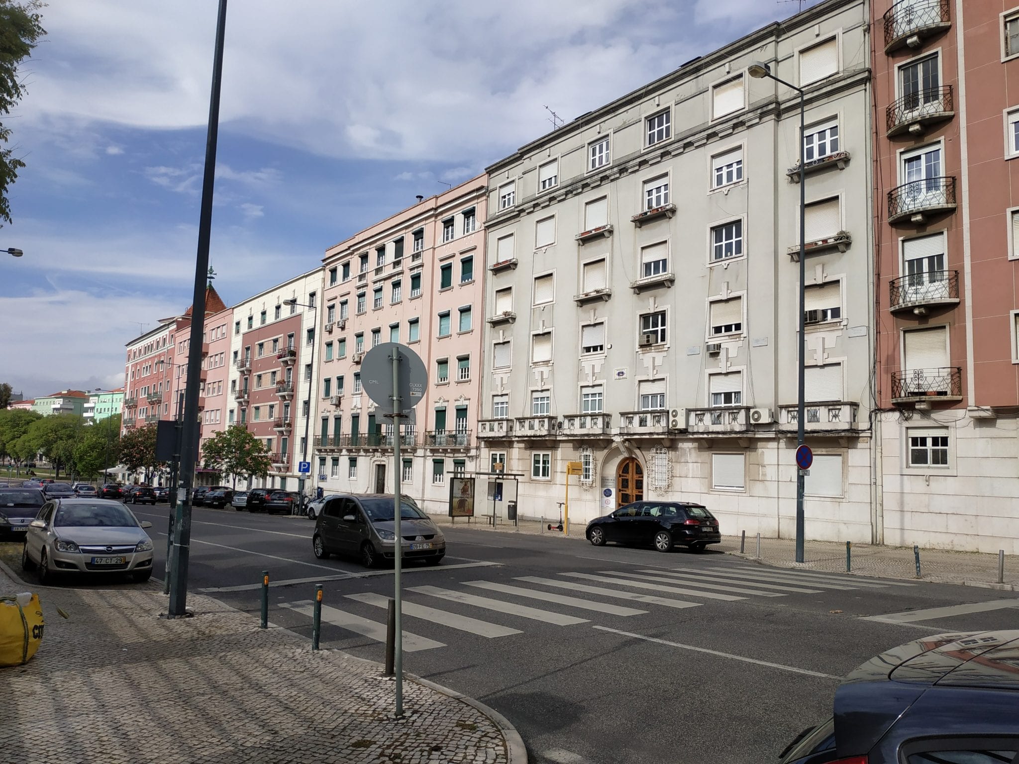 Moradores e Junta do Areeiro pedem reforço da segurança nas passadeiras mais perigosas da freguesia