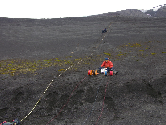 Geolectrical probing for the detection of permafrost on Deception Island, Antarctida