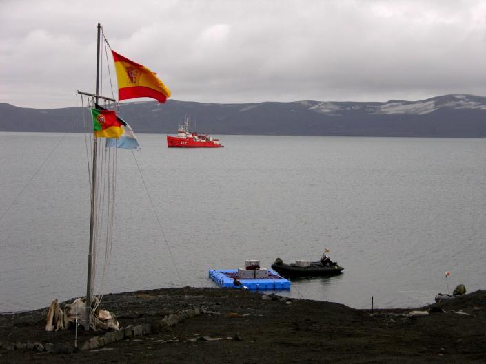 International cooperation. Gabriel de Castilla Spanish Antarctic Base, Ilha Deception, Antarctida