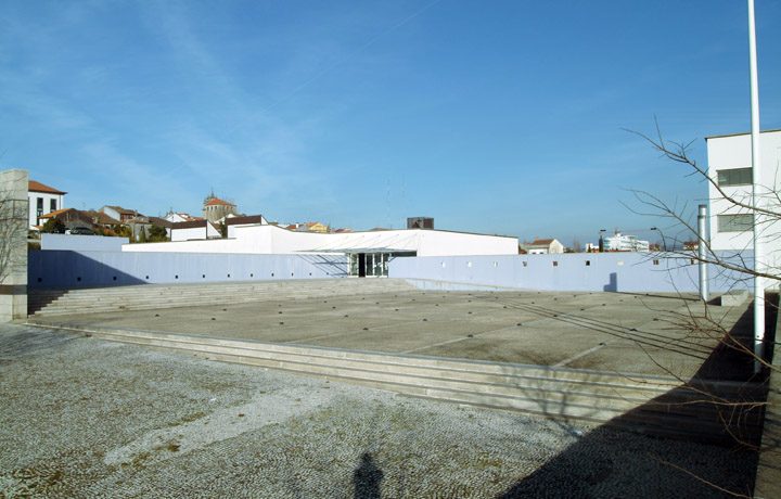 Museu de Arqueologia D. Diogo de Sousa_01_mdds-fachada.frontal_80954995554d6843e1d7d4