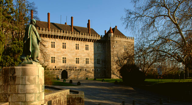 Paço dos Duques de Bragança